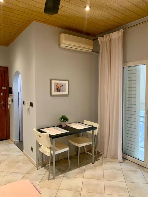 Beautiful Apartment Athens Keramikos Esterno foto
